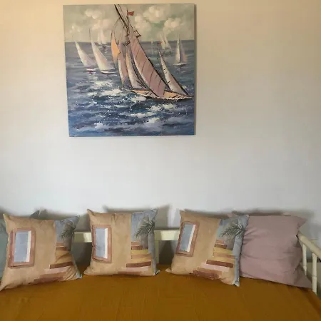 Entire Private House Close To The Port Holiday home *